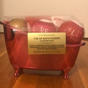 NWT Scented (3) Bath Bombs Holiday Gift Set